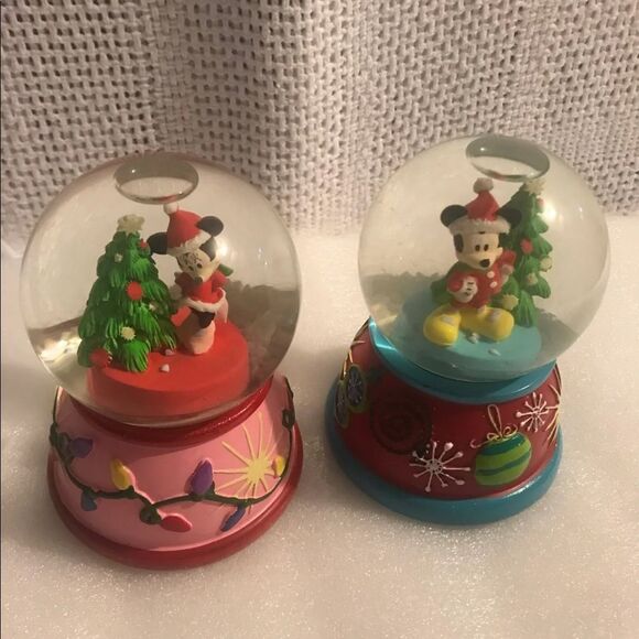 Disney mickey mouse and minnie mouse musical christmas snow globes set - Picture 2 of 8